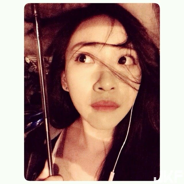 黑熘熘長發(fā)清純正妹我愛你的貓也愛妳
