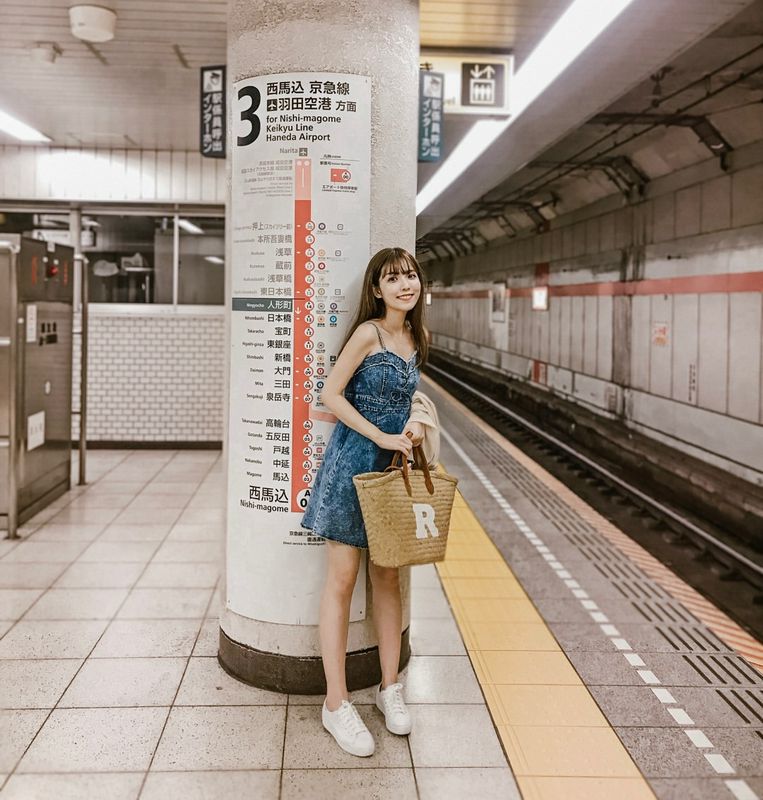 極致頂規身材讓人喜愛...超甜笑容看了秒淪陷GINAHELLO