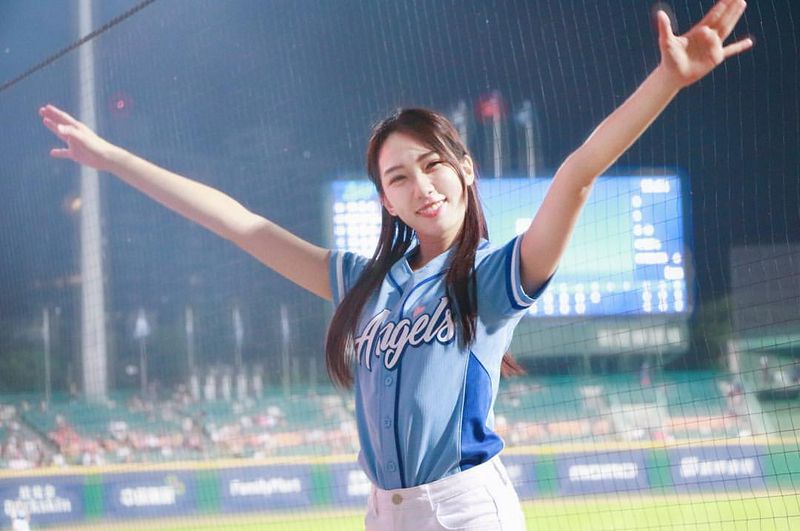 清新正妹林檸檬居然是愛搞怪女孩