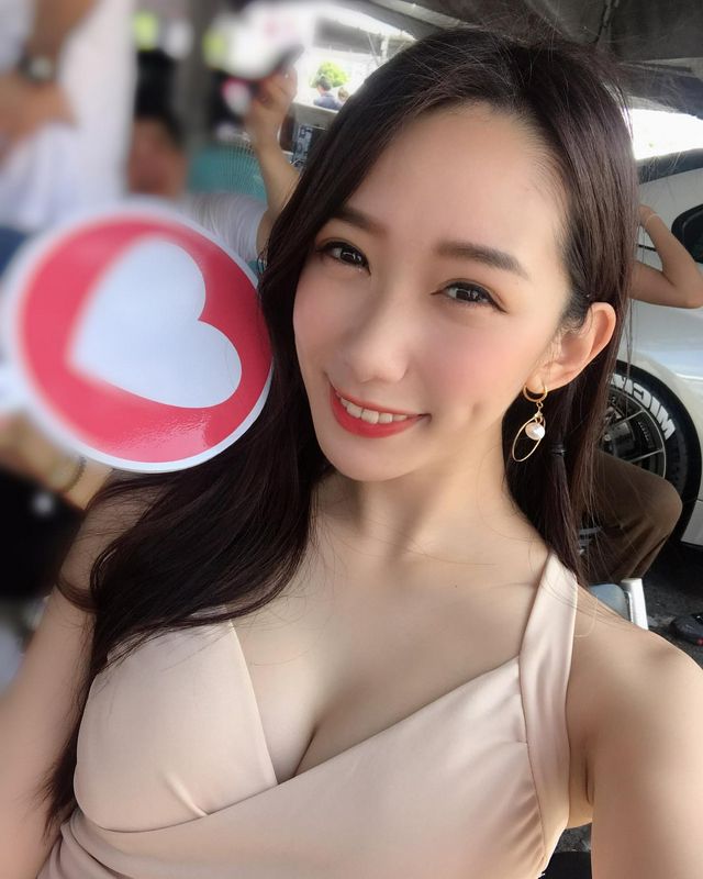清新正妹林檸檬居然是愛搞怪女孩