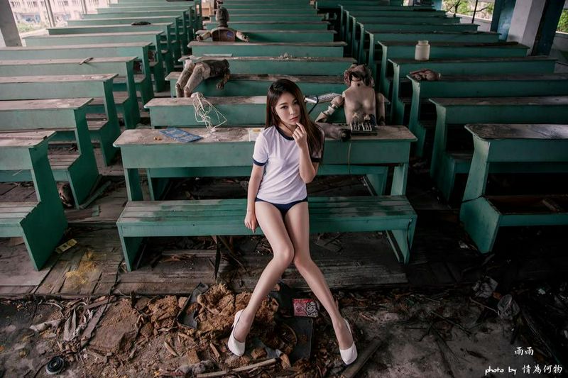 長腿睡美人蔡雨雨102公分的美腿私房照