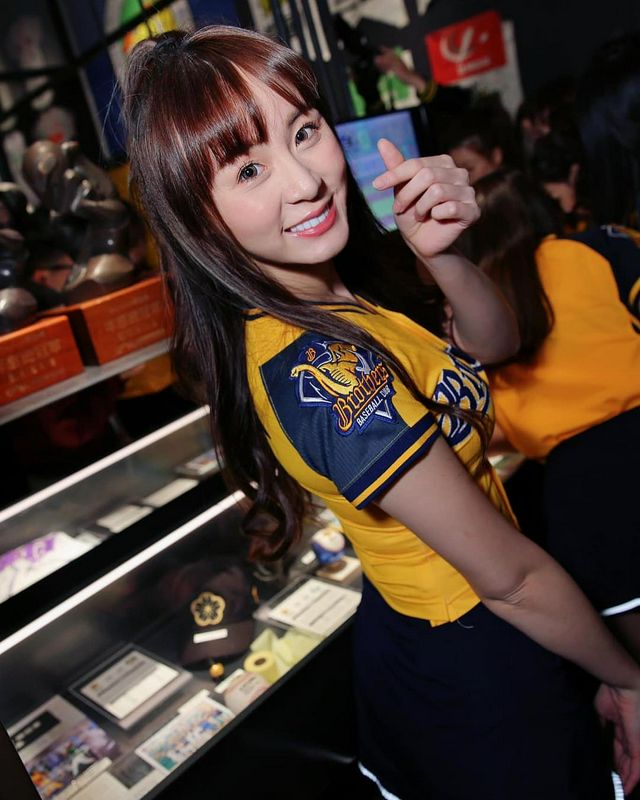 中信兄弟啦啦隊短今Sammie頂級美腿飽滿微肉