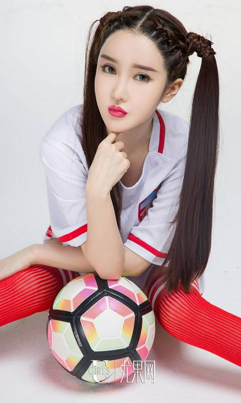 足球寶貝夏美首秀中超聯(lián)賽一球成名