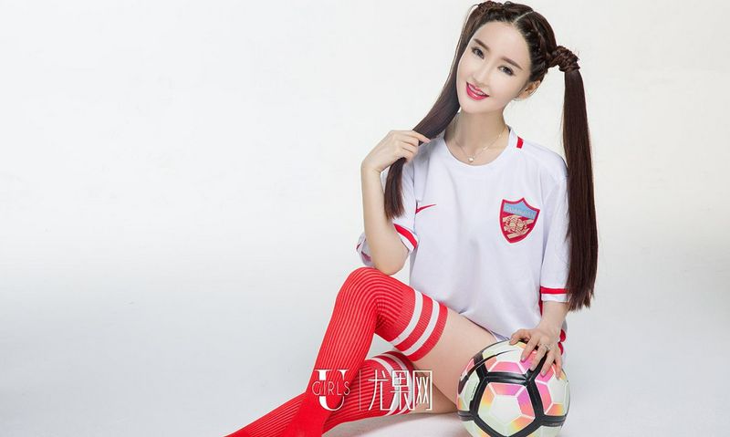 足球寶貝夏美首秀中超聯(lián)賽一球成名