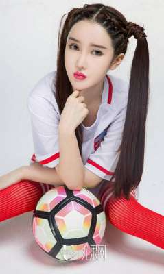 足球寶貝夏美首秀中超聯賽一球成名
