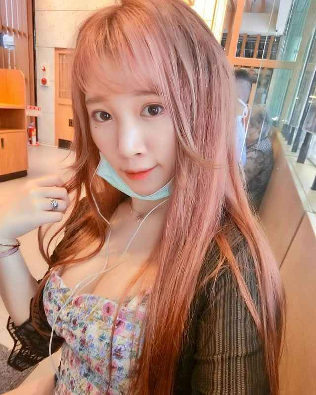 【圖文】美髮妹淫穴隨你插