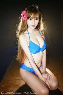 【圖文】在咖啡廳調教宅男女神小茉莉