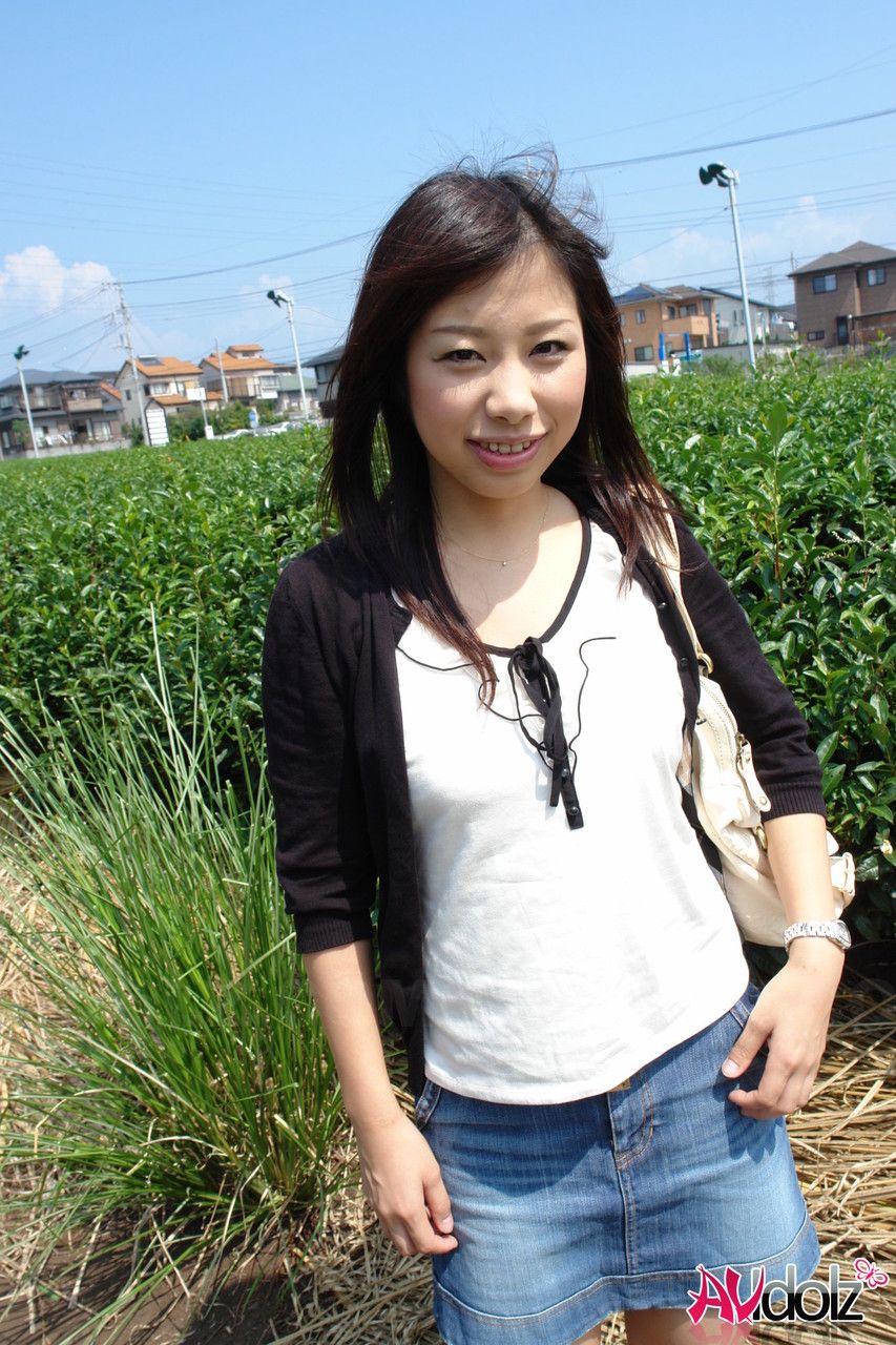 村里有個姑娘在扒逼