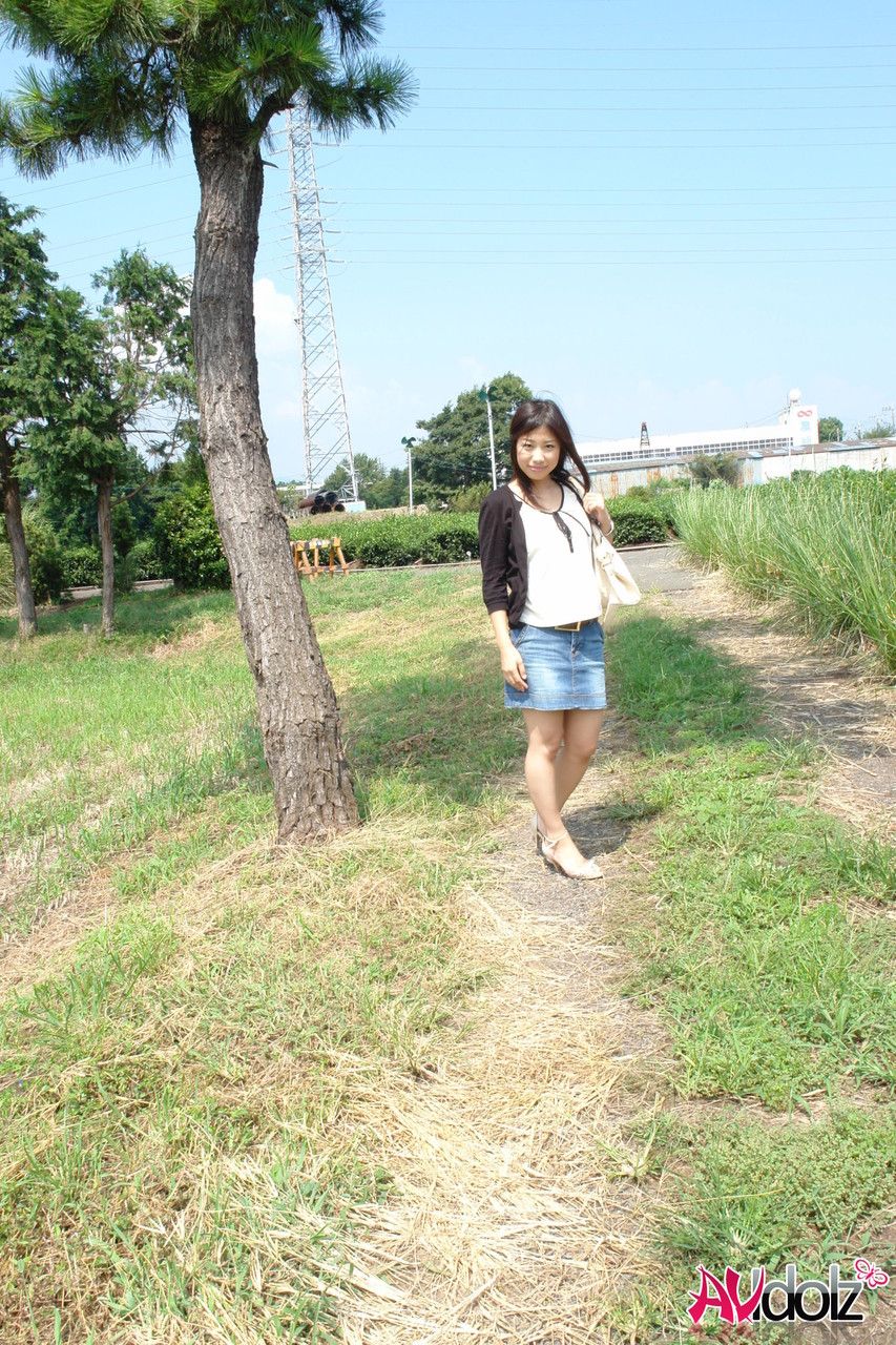 村里有個姑娘在扒逼