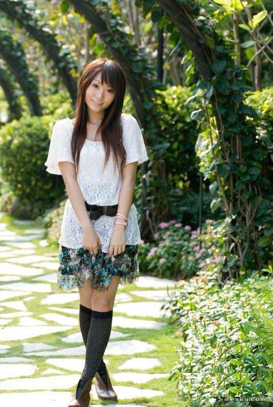 清純美女公園寫真