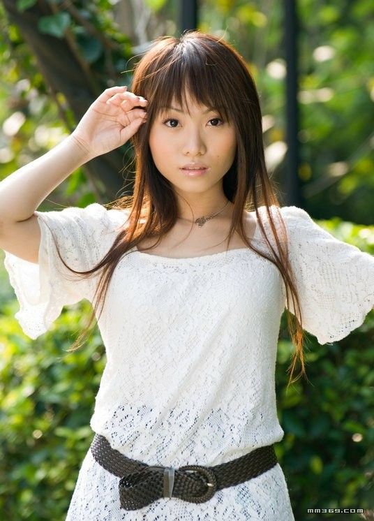 清純美女公園寫真