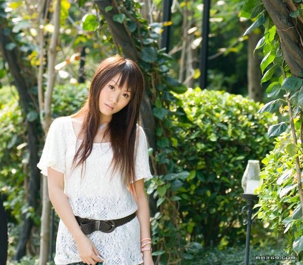 清純美女公園寫真