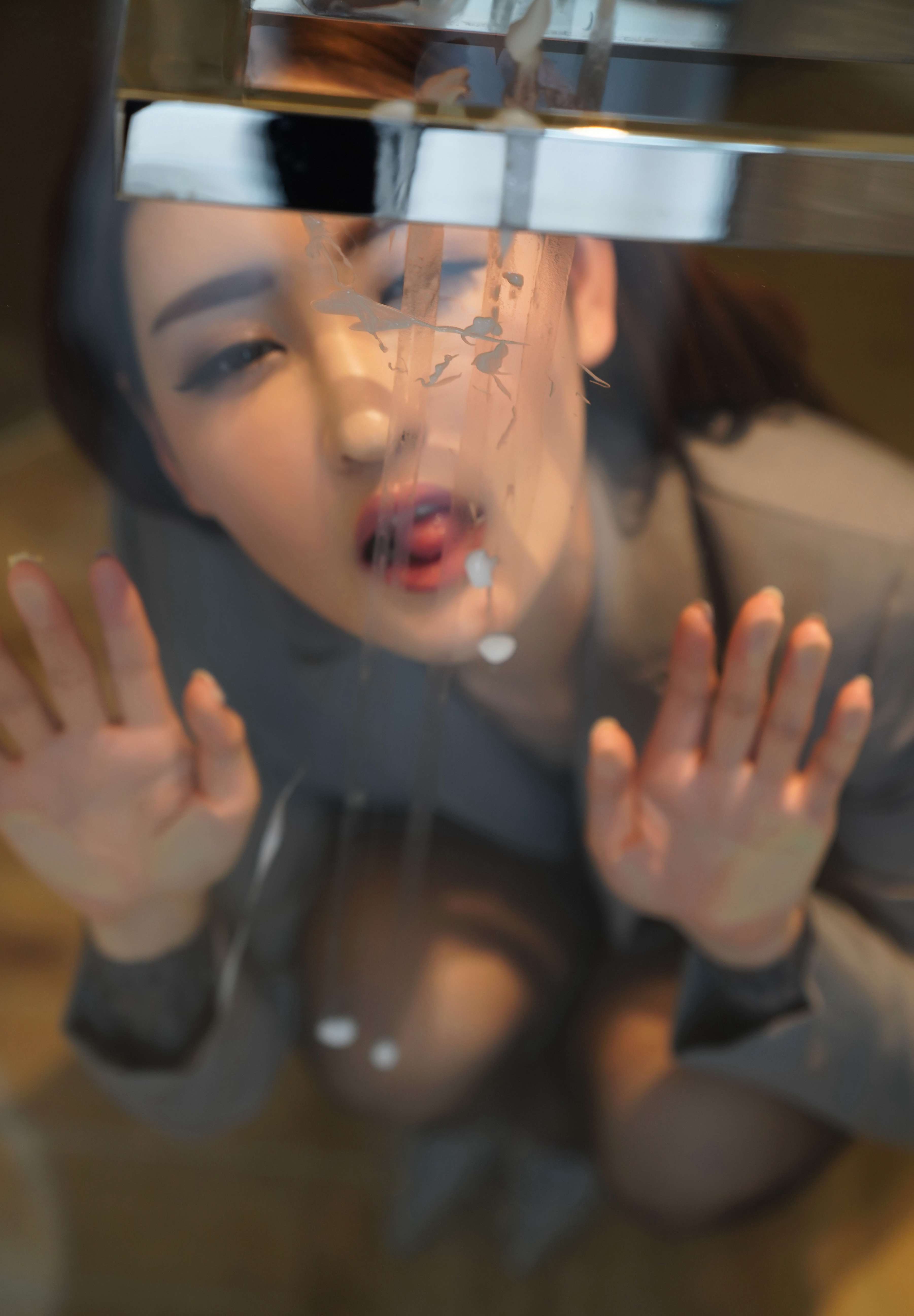 美臀黑絲分外誘人