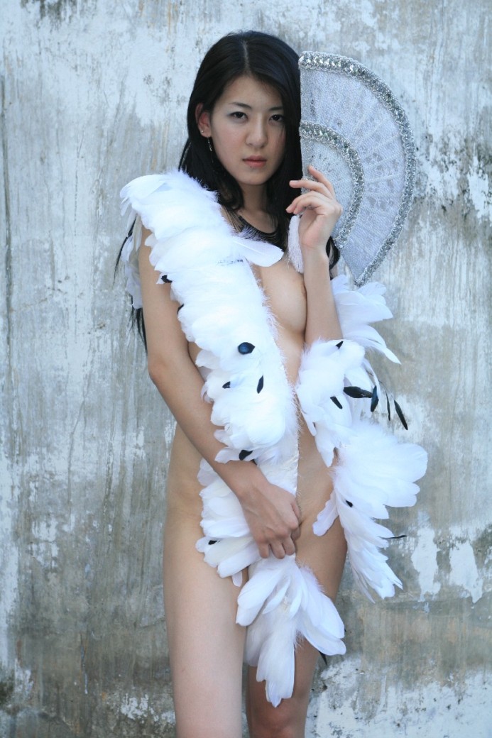 韓國模特李波妮，早起露點寫真流出，身材完美啊