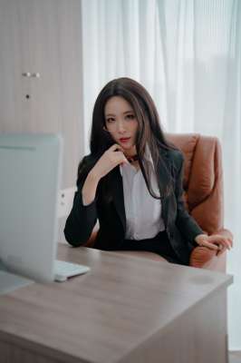 軒蕭學(xué)姐 女社長(zhǎng)
