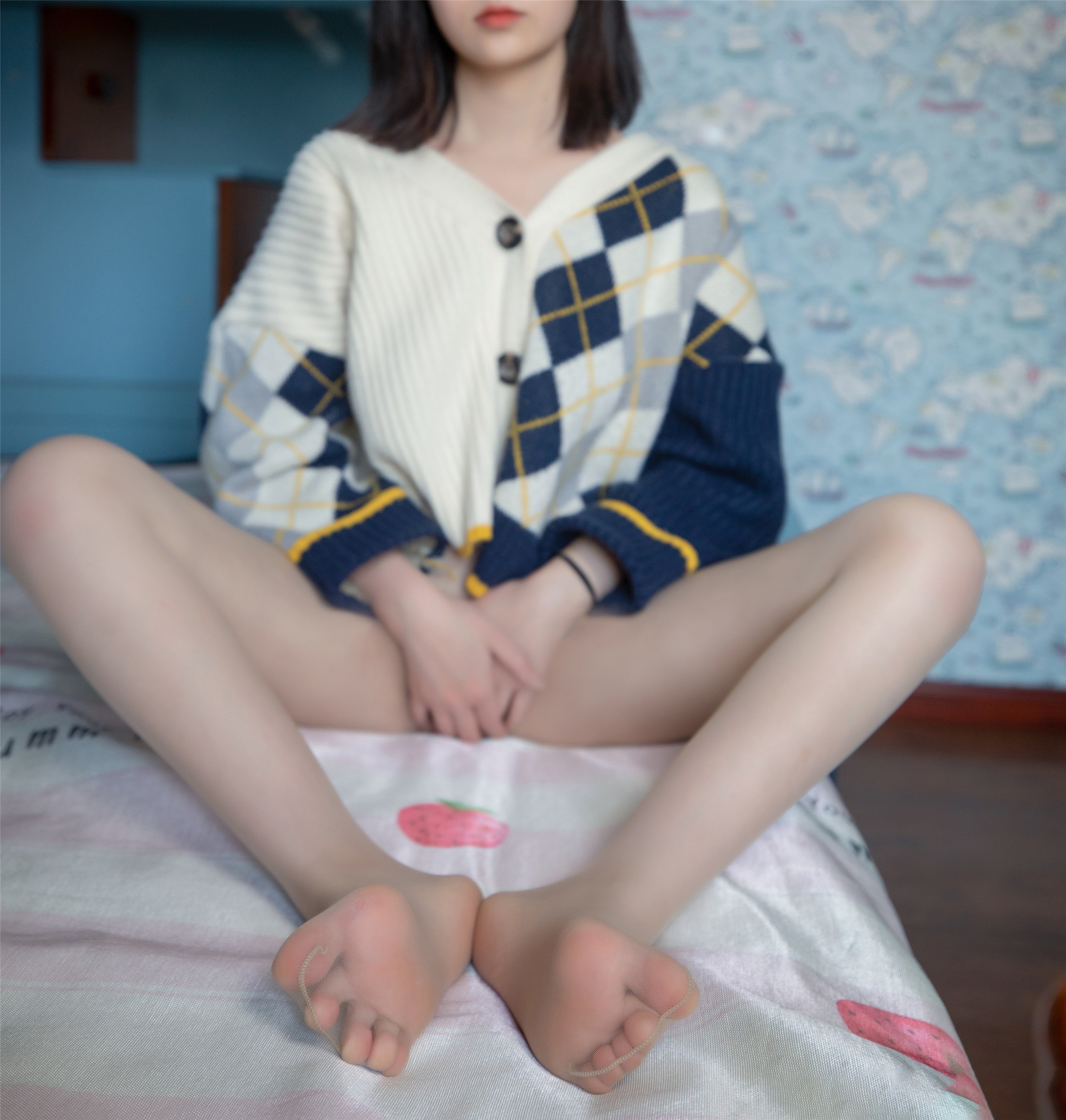 性感牛仔褲美女 白皙緊致的皮膚