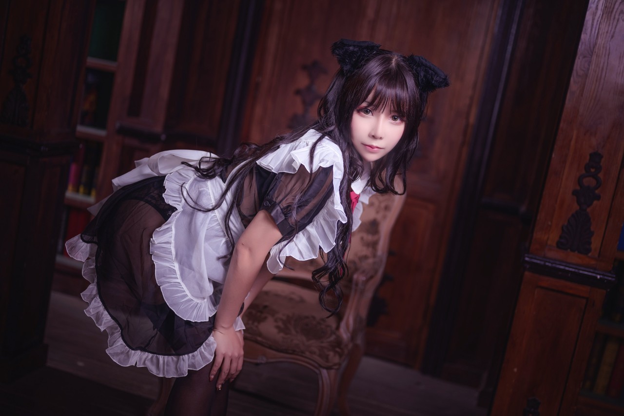 黑絲女仆