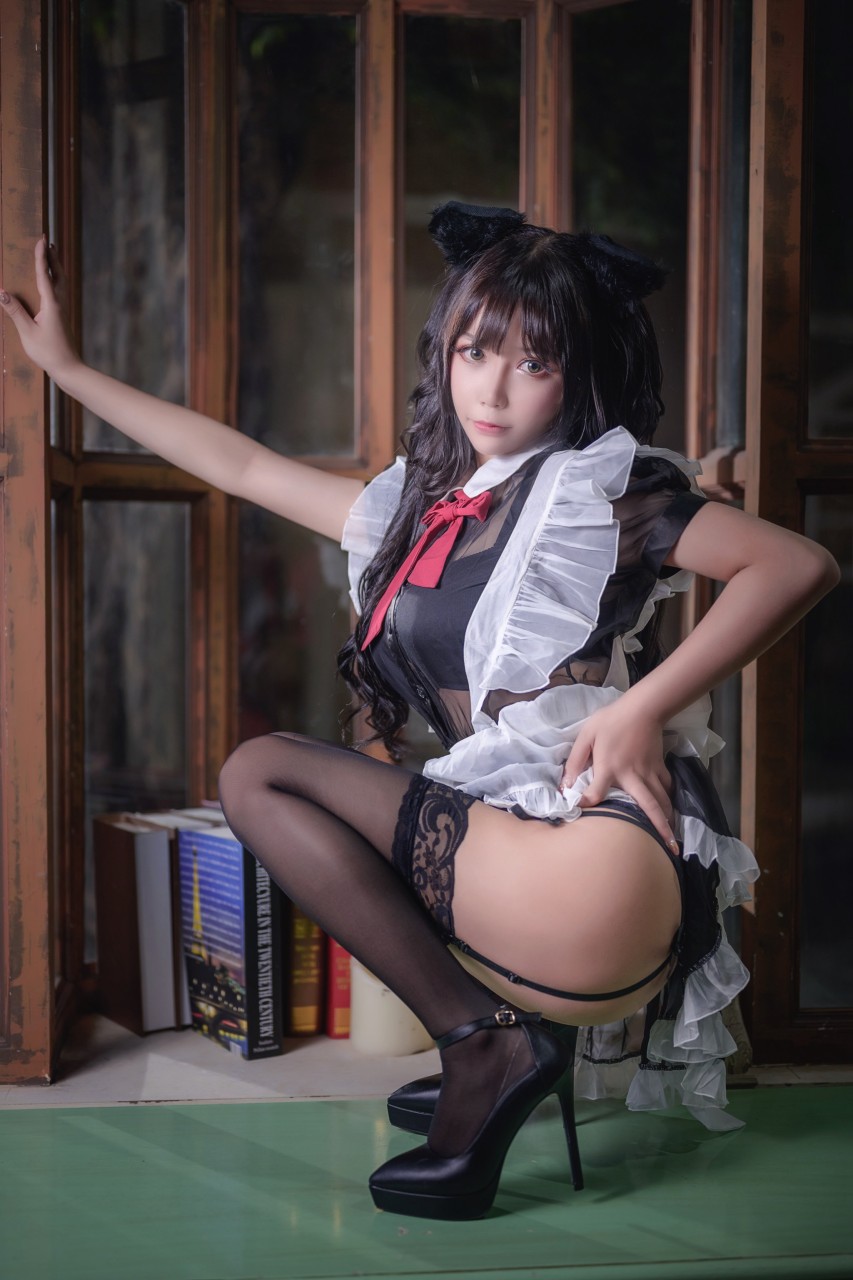 黑絲女仆