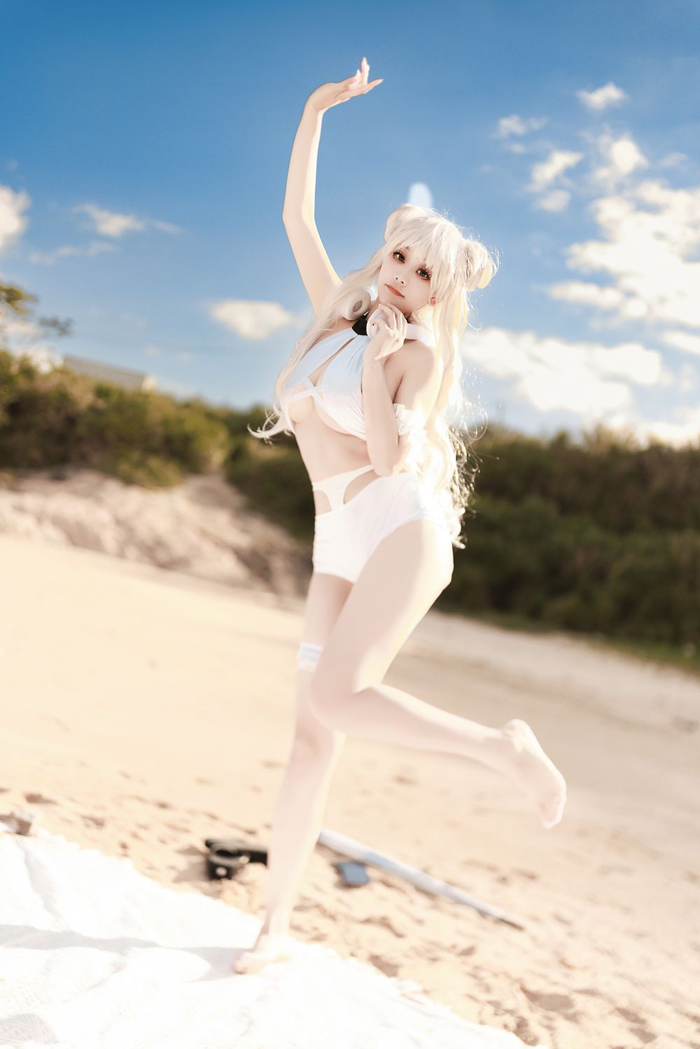 海邊嬌嫩白皙小美妞