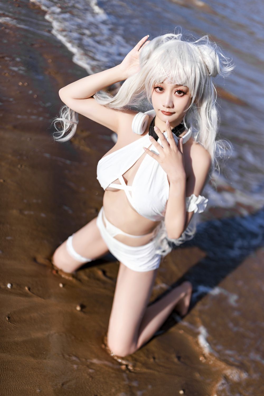 海邊嬌嫩白皙小美妞
