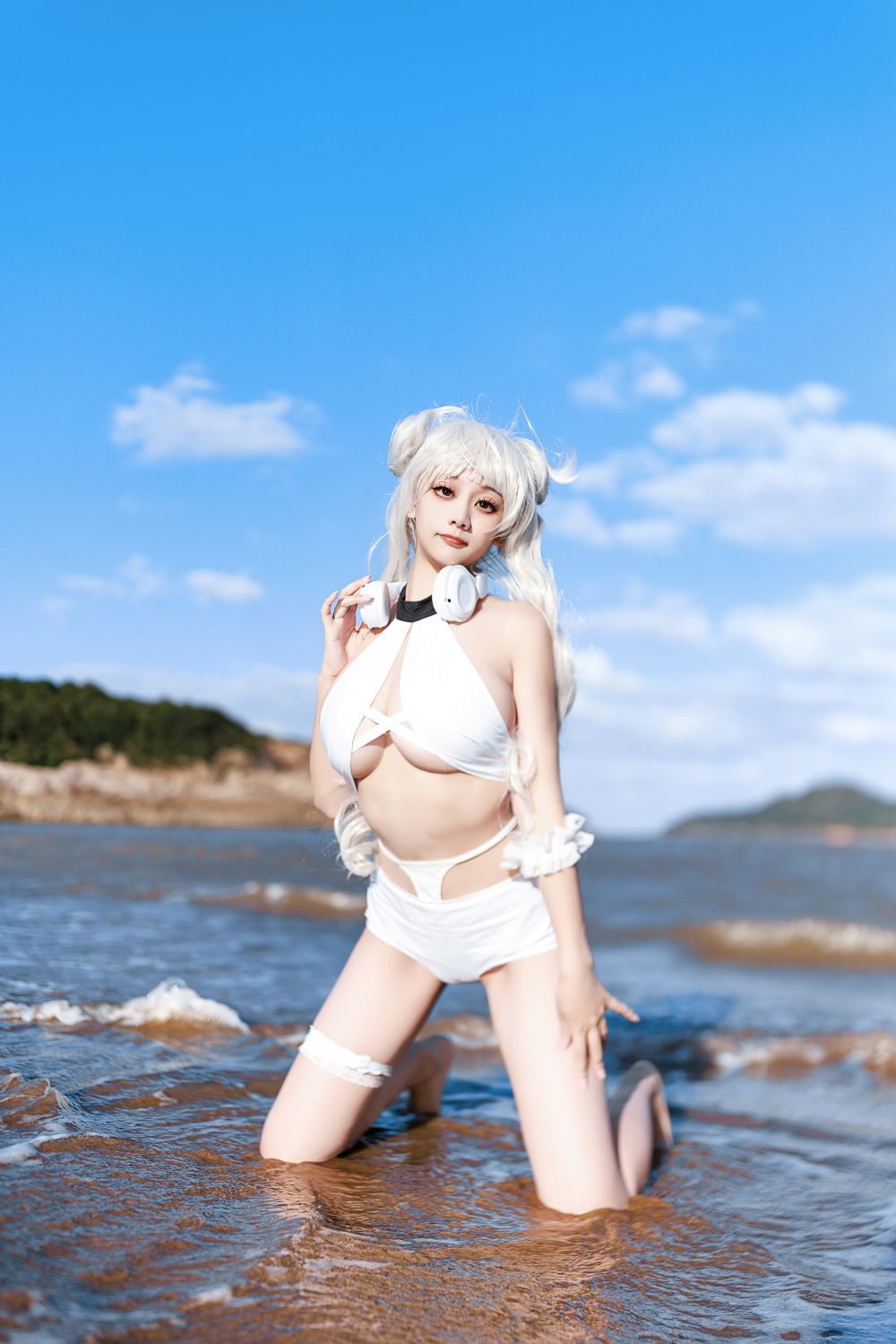 海邊嬌嫩白皙小美妞