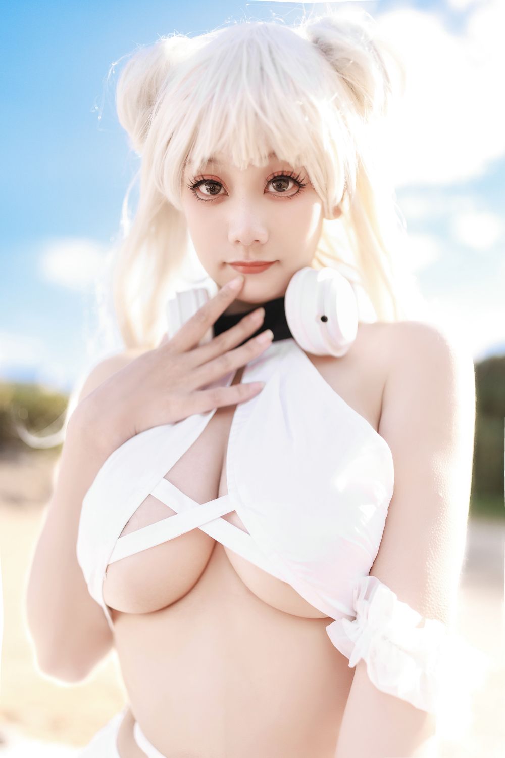海邊嬌嫩白皙小美妞