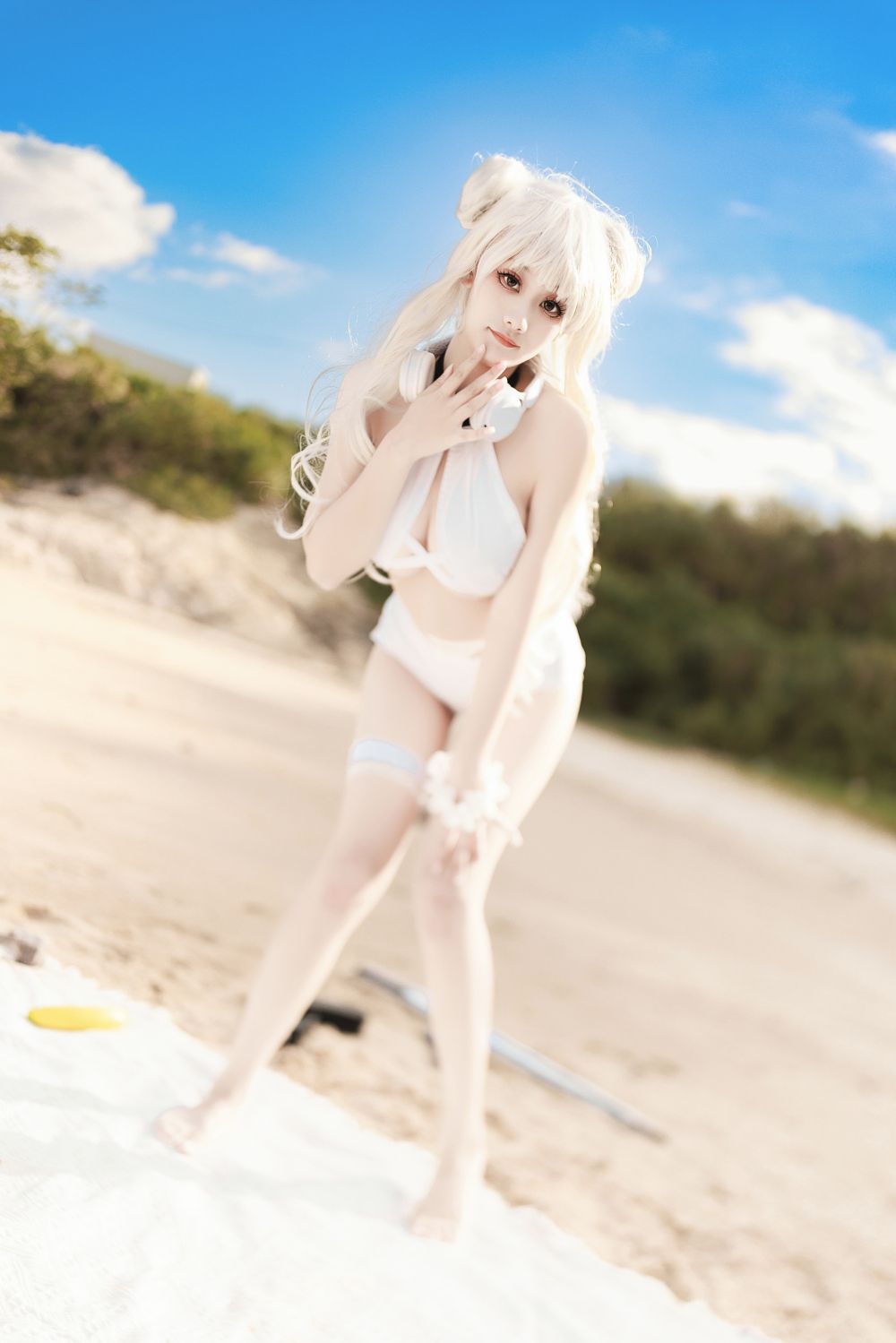 海邊嬌嫩白皙小美妞