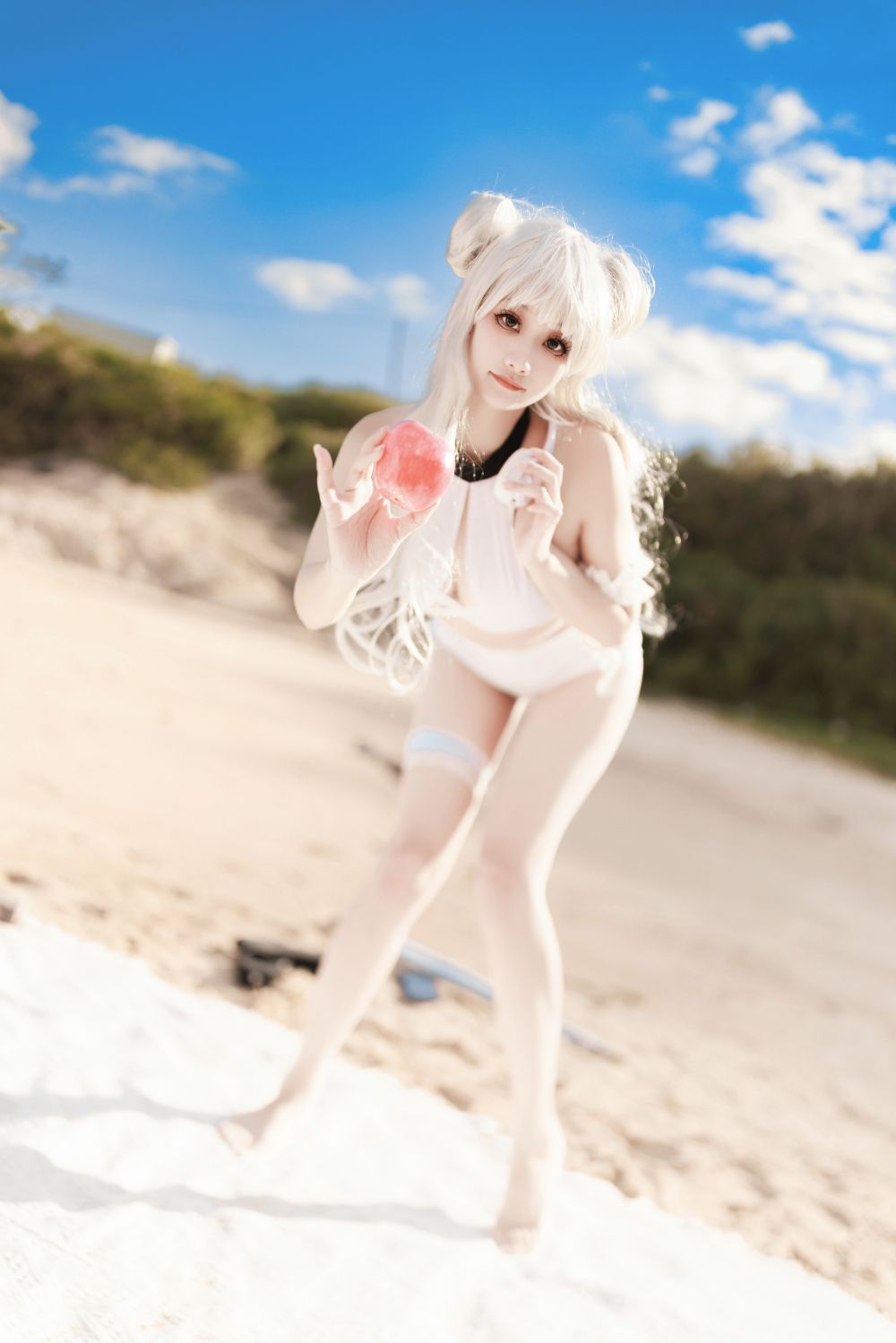 海邊嬌嫩白皙小美妞
