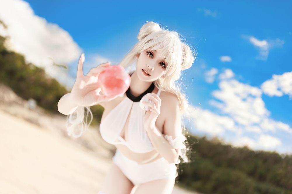 海邊嬌嫩白皙小美妞