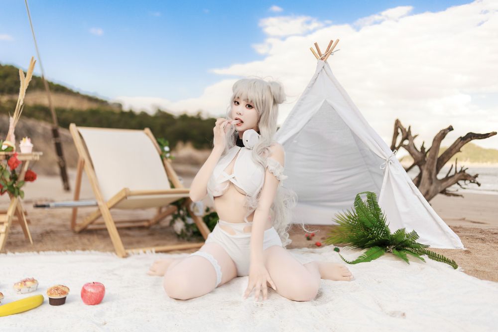 海邊嬌嫩白皙小美妞