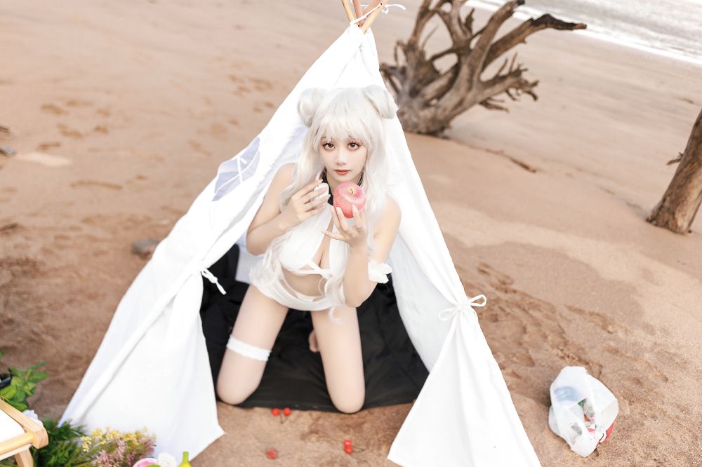 海邊嬌嫩白皙小美妞