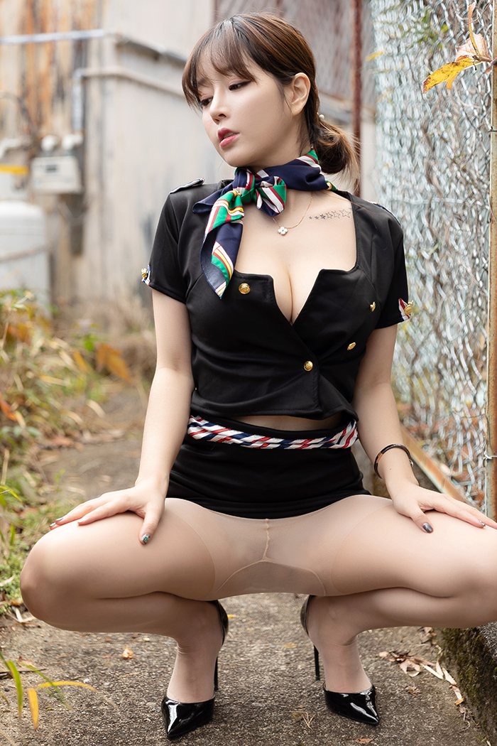 美麗尤物王雨純空姐制服美乳白嫩吸睛