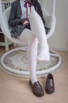白絲少女