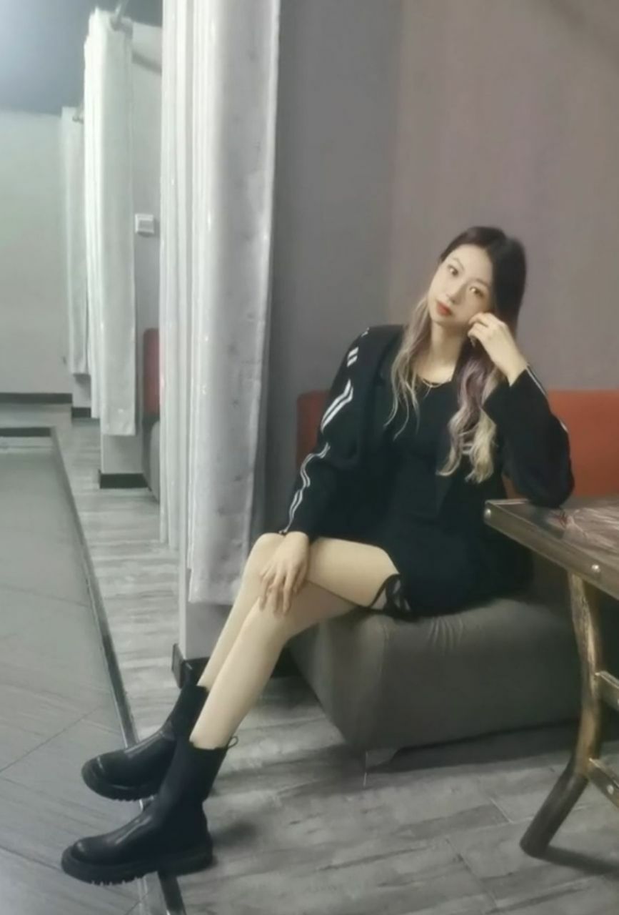 各類露臉反差美女圖片 2023082002