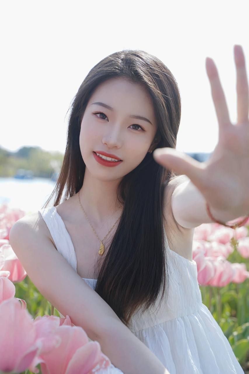 露臉美女 2023082201