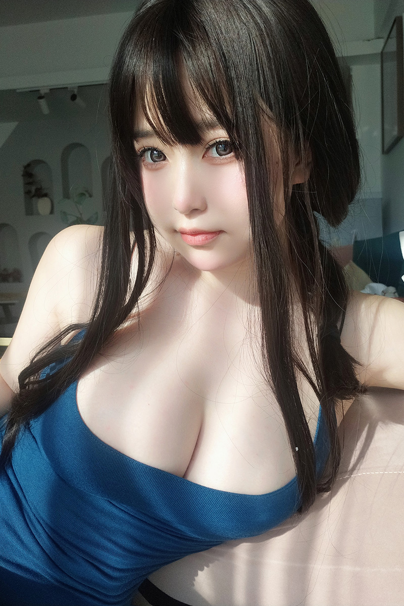 豐滿呆萌妹子楊靜娜身材性感顏值高