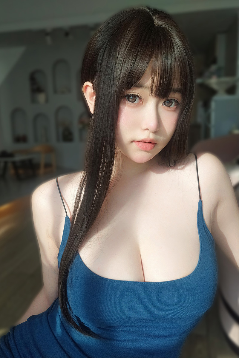 豐滿呆萌妹子楊靜娜身材性感顏值高