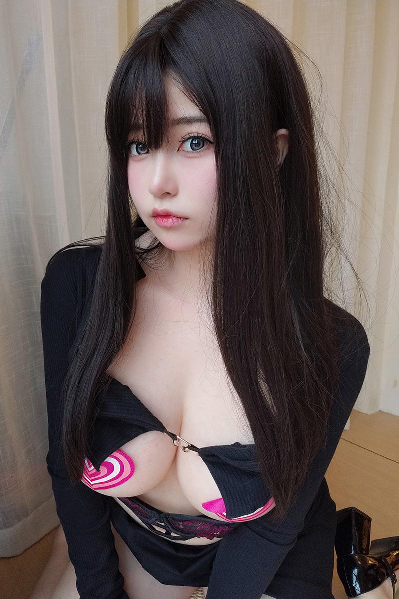 豐滿呆萌妹子楊靜娜身材性感顏值高