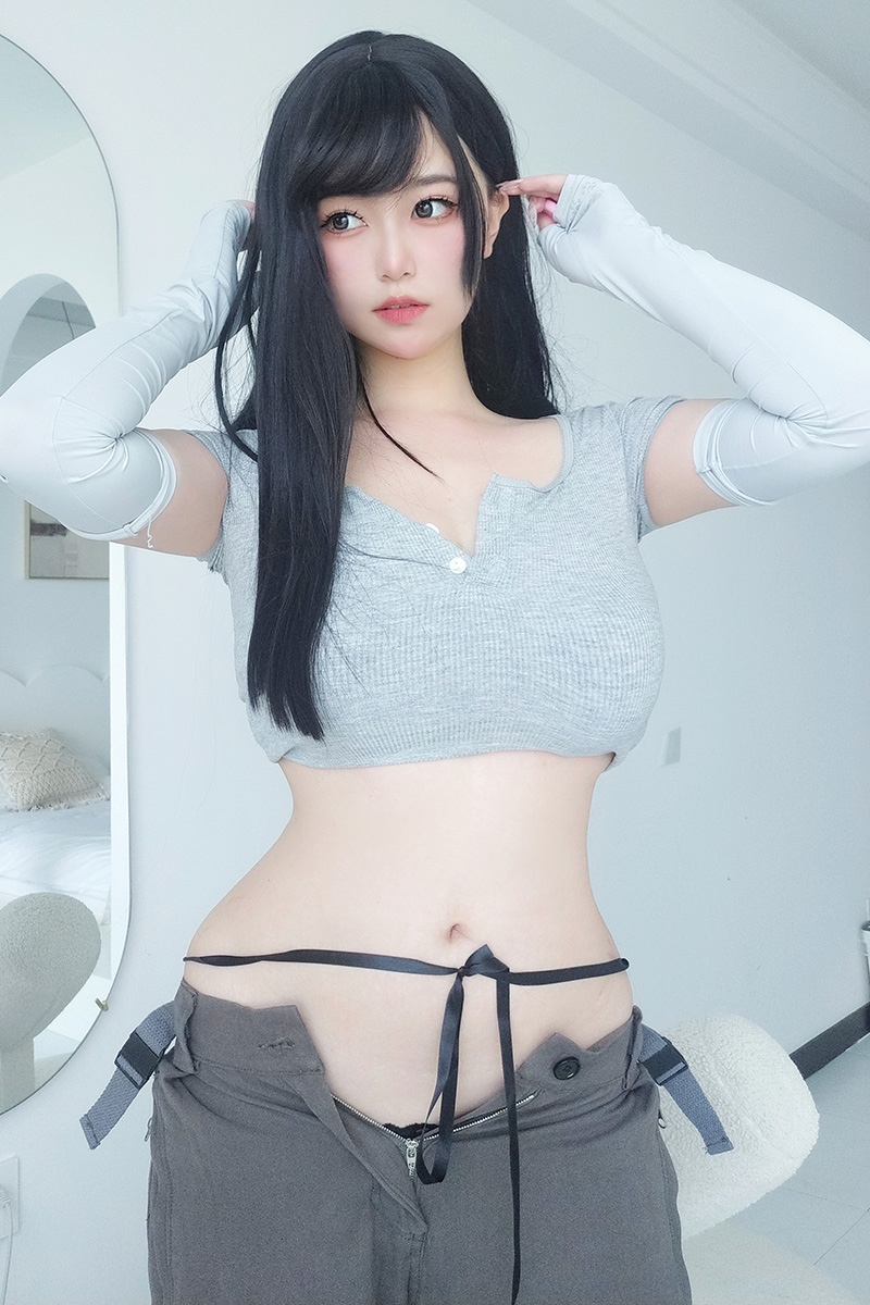 豐滿呆萌妹子楊靜娜身材性感顏值高
