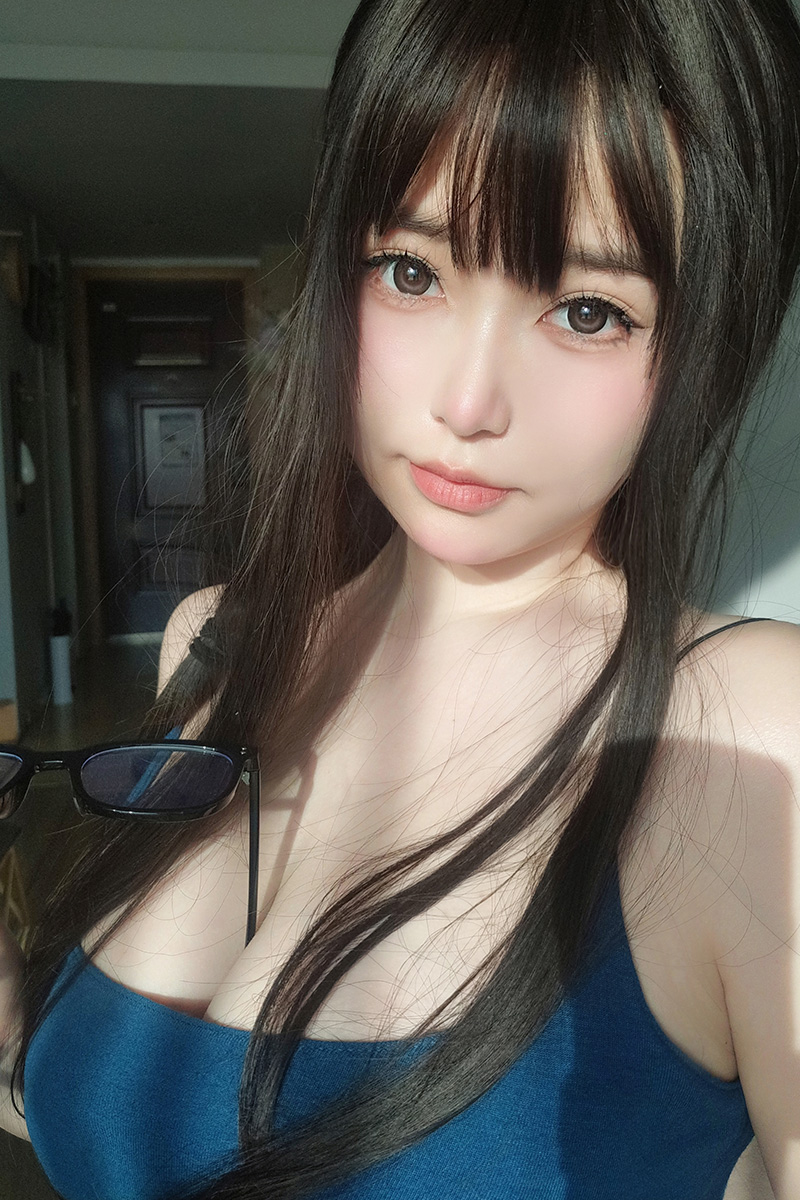豐滿呆萌妹子楊靜娜身材性感顏值高