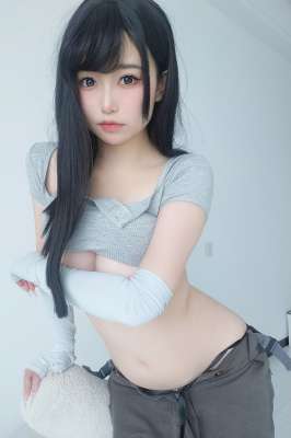豐滿呆萌妹子楊靜娜身材性感顏值高