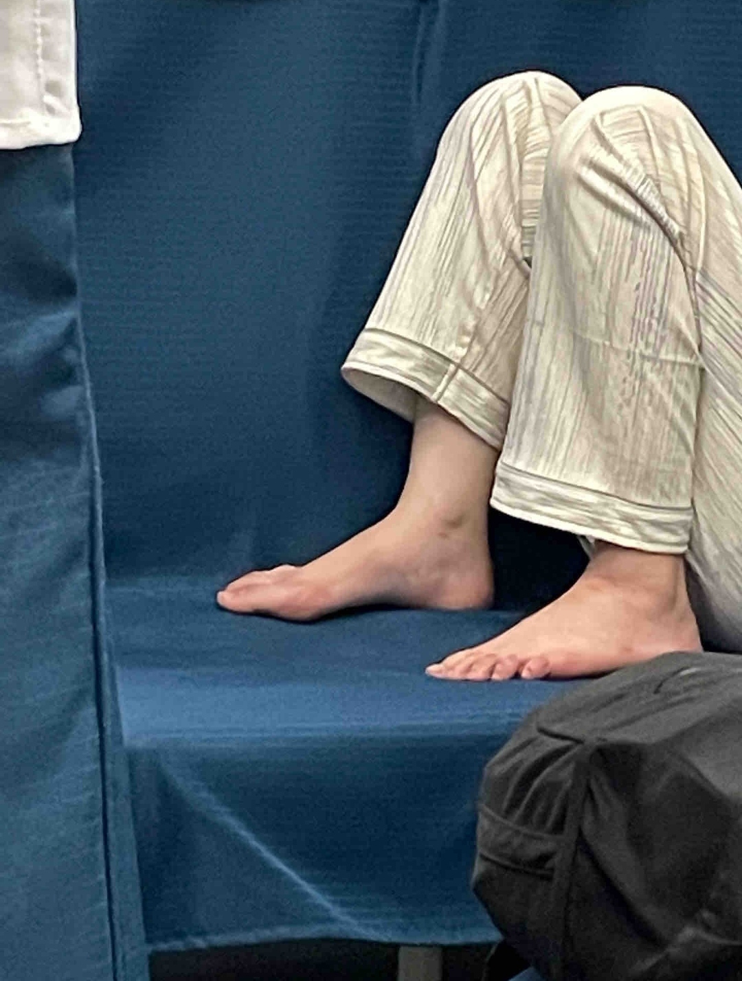 沒有邊界感的腳丫子