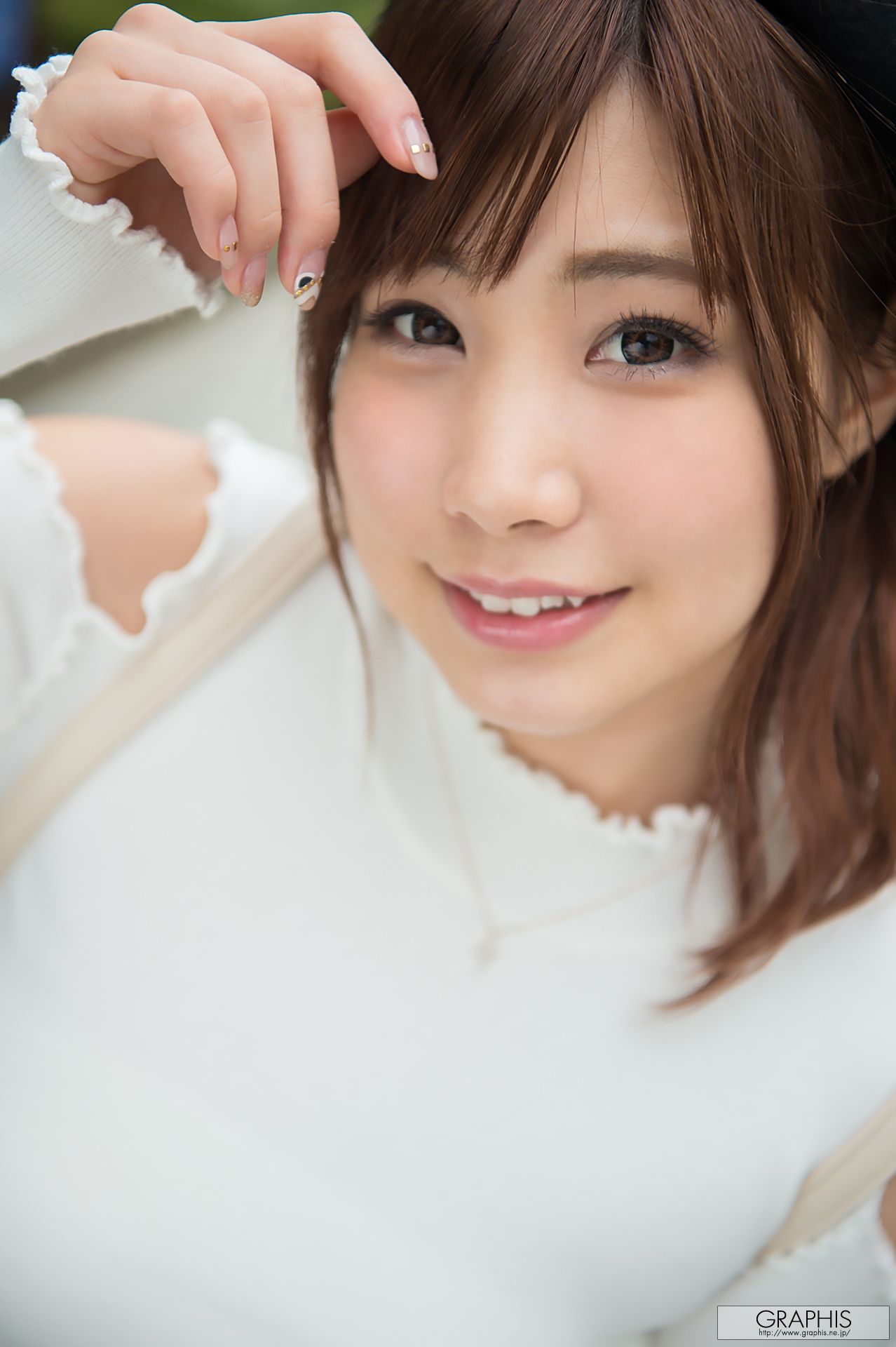 精致的臉蛋讓人動(dòng)容