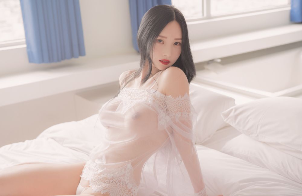 完美少婦朦朧軀體很誘人
