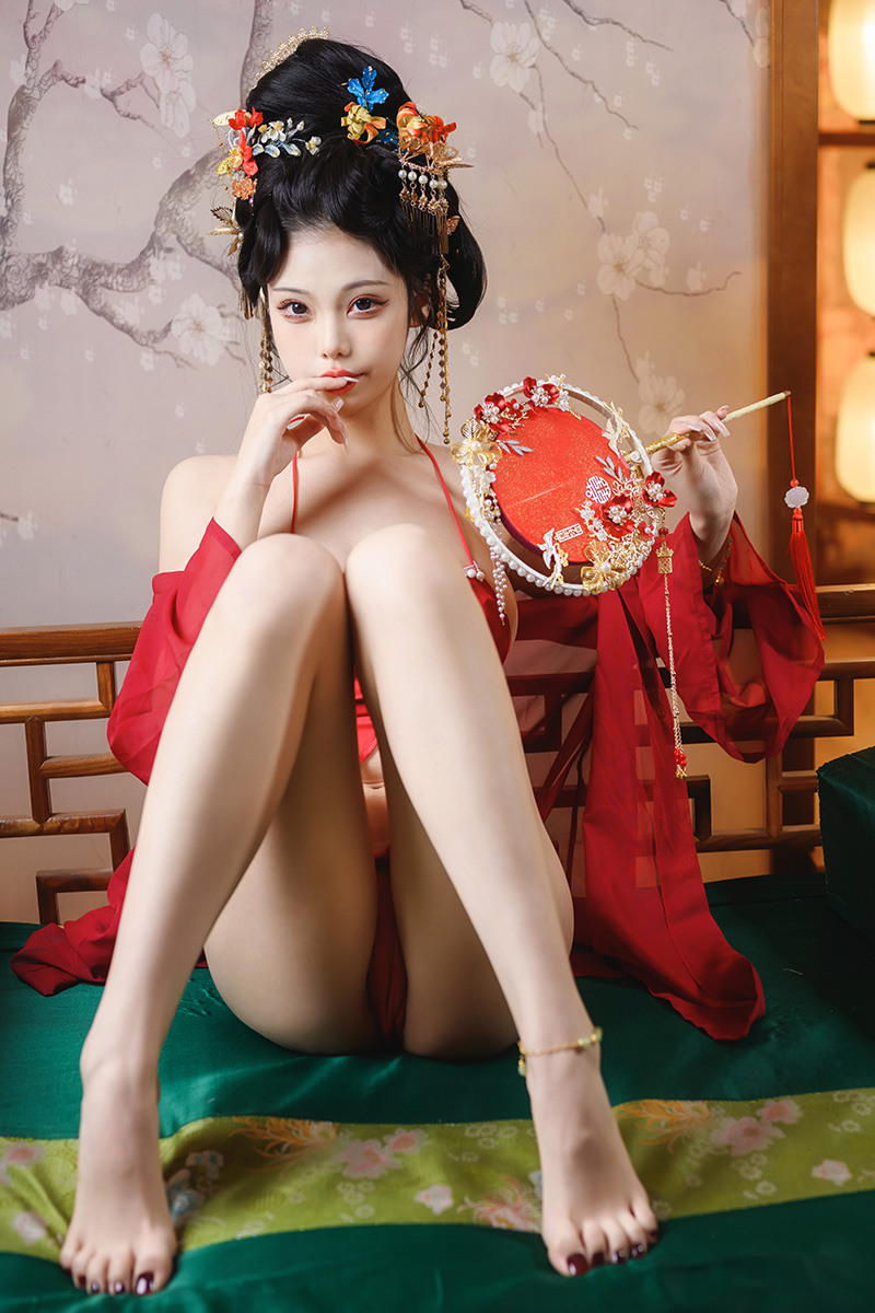 美女蜜汁貓裘甜美容顏讓人難以忘懷
