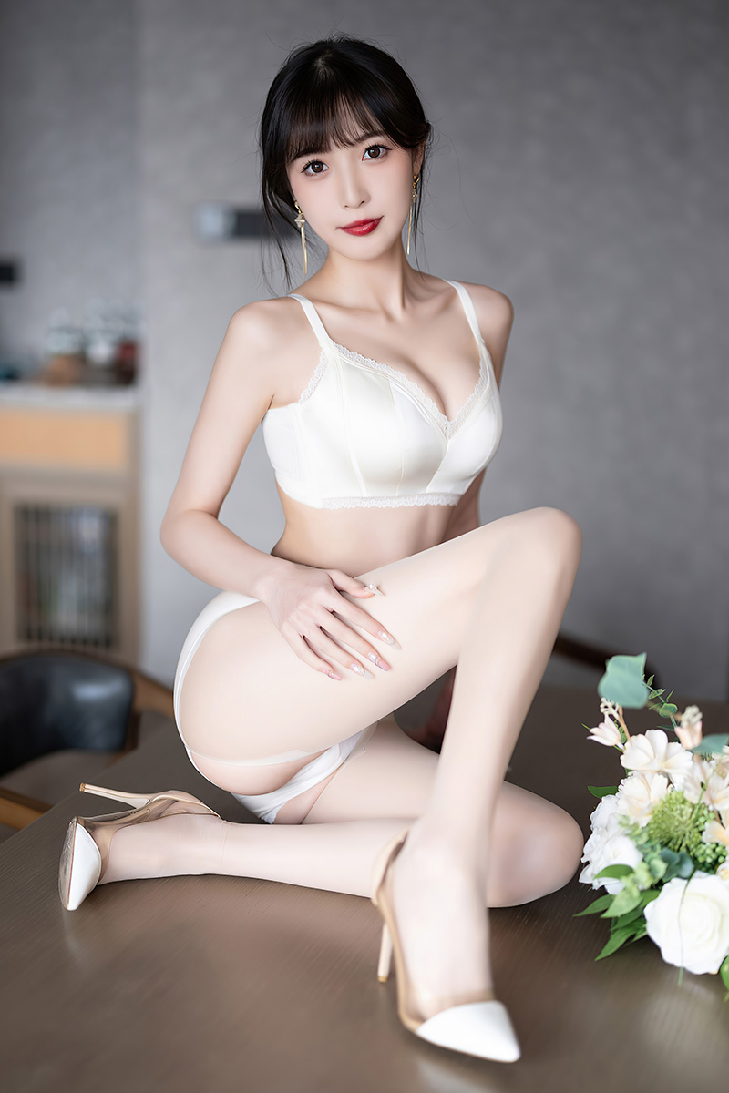 膚白貌美的妹子林星闌身材甚是可口