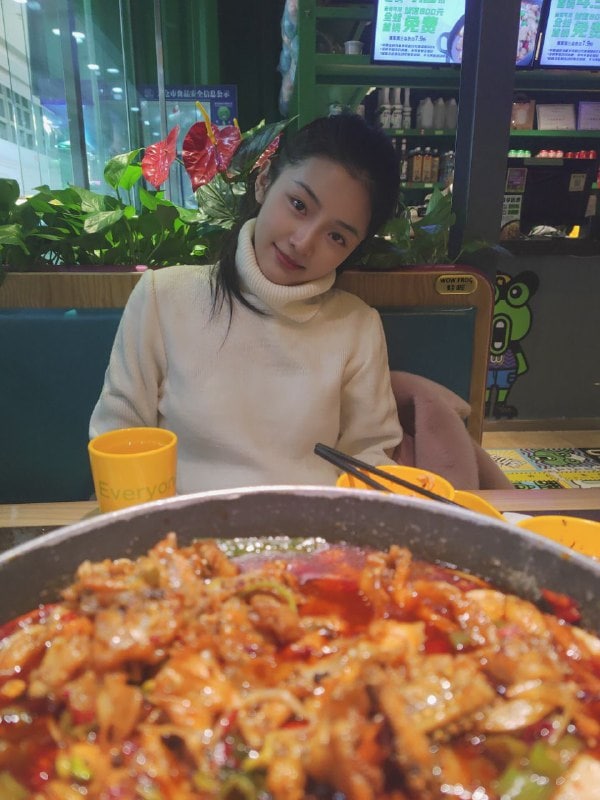 露臉美女 20230912