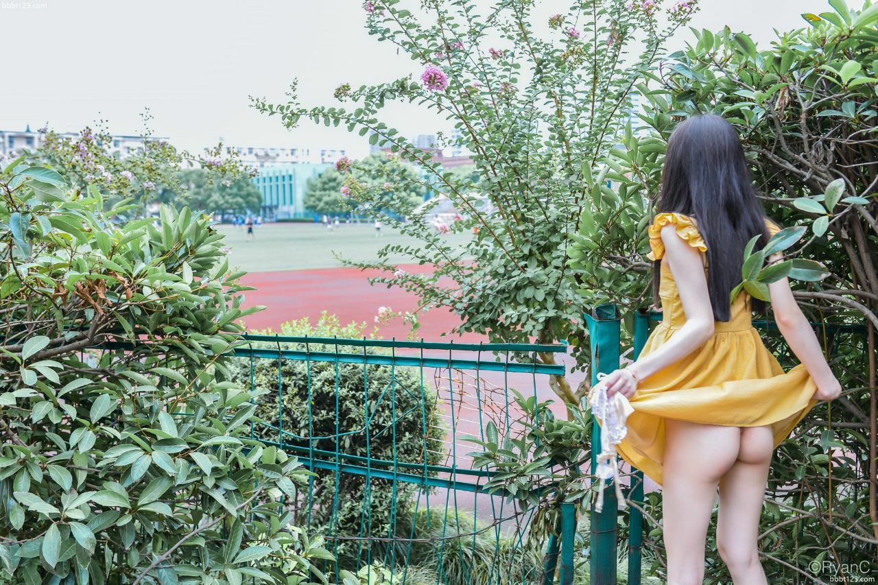 國產崛起之越來越多的妹子愛上了野外漏出