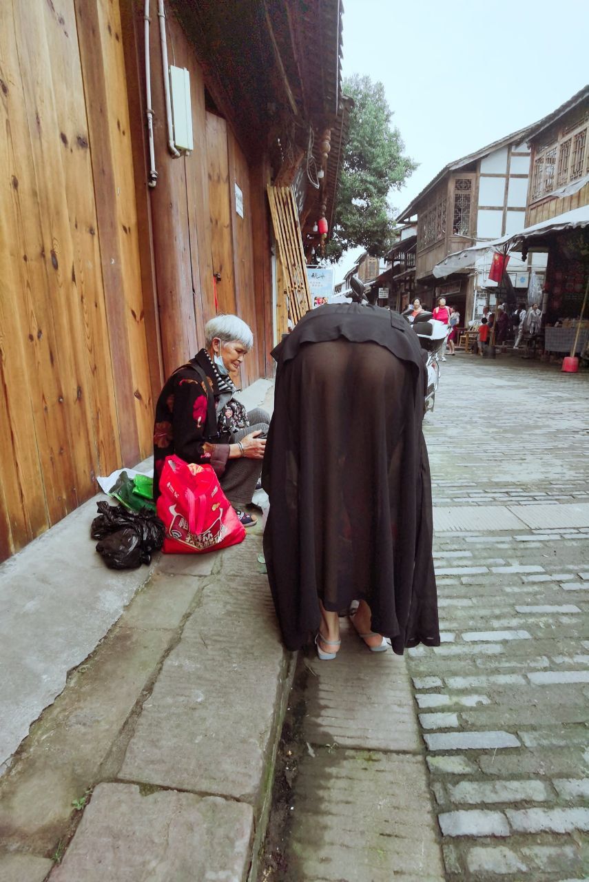 國產崛起之越來越多的妹子愛上了野外漏出