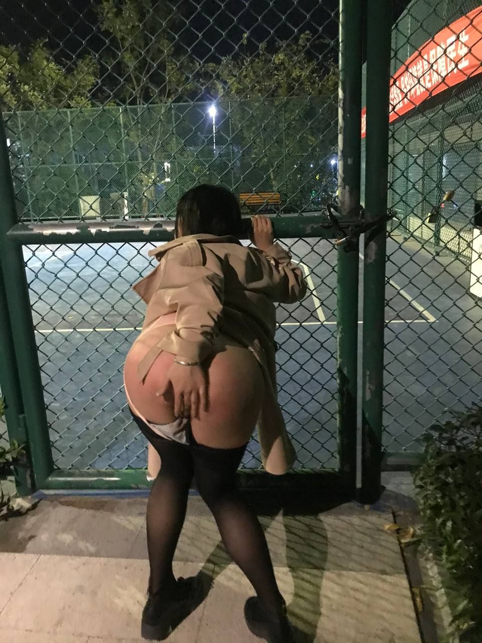 國產崛起之越來越多的妹子愛上了野外漏出